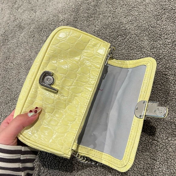Marc Jacobs Yellow Shoulder Bag with Chain Strap - Picture 4 of 7